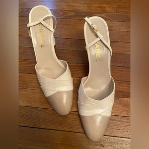 Chanel classic beige sling back heels. Size 7. Made in Italy.